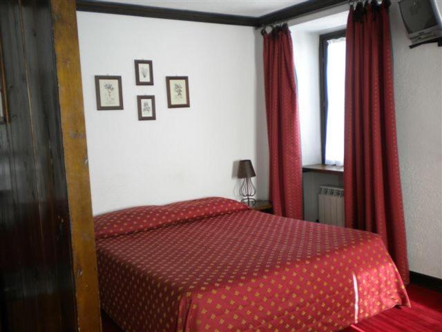 Hotel Tavernier Κουρμαγιέρ Δωμάτιο φωτογραφία
